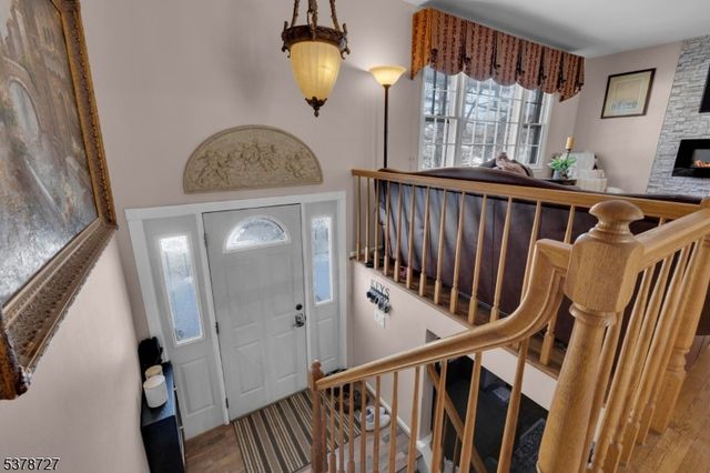 44 Deer Path Dr, Mount Olive Twp., NJ 07836