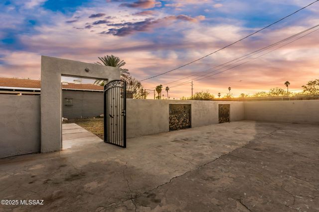 3626 E Flower Street, Tucson, AZ 85716