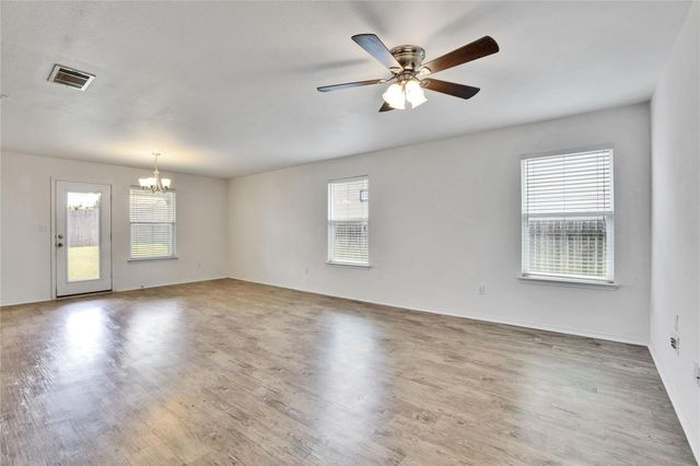 500 New Bridge DR, Kyle, TX 78640
