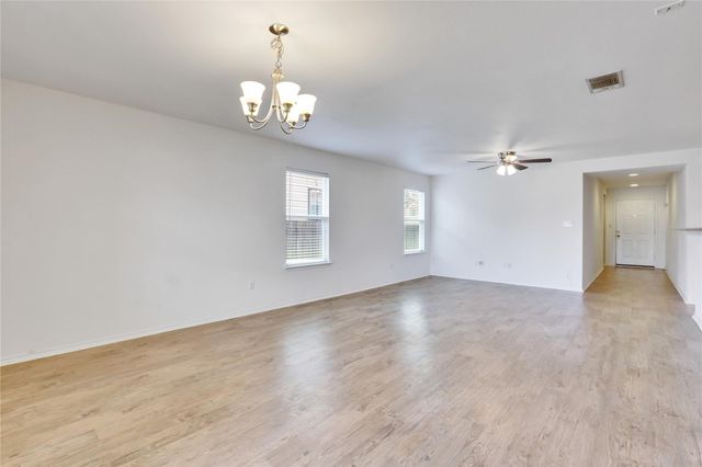 500 New Bridge DR, Kyle, TX 78640