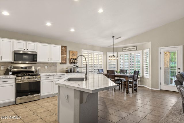 17542 W ROCK LEDGE Road, Goodyear, AZ 85338