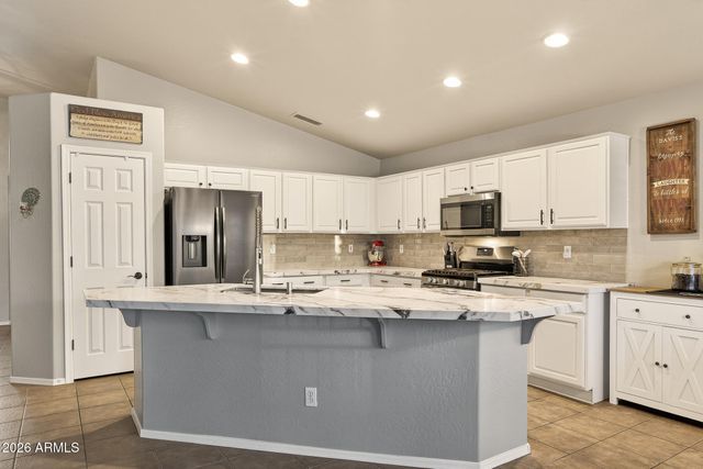 17542 W ROCK LEDGE Road, Goodyear, AZ 85338