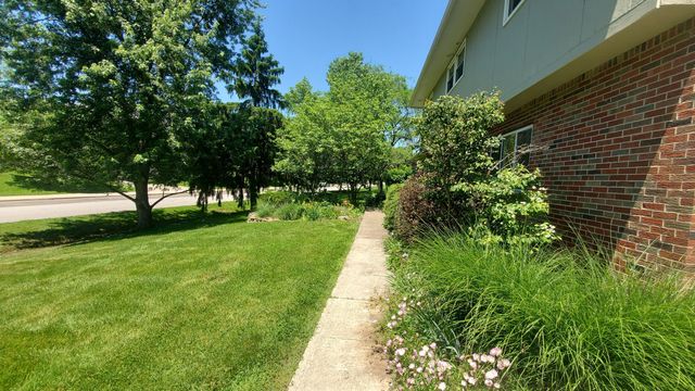 830 Harvest Lane Court, Columbus, OH 43213