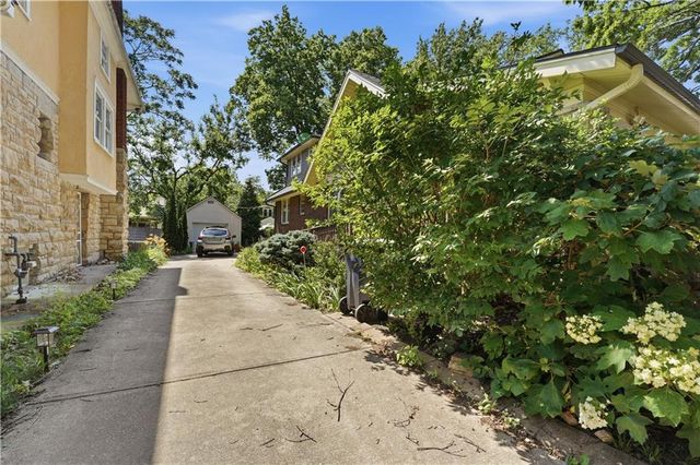 5836 Harrison Street, Kansas City, MO 64110