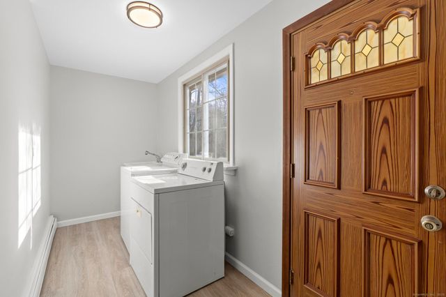 123 West High Street, East Hampton, CT 06424