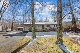 123 West High Street, East Hampton, CT 06424