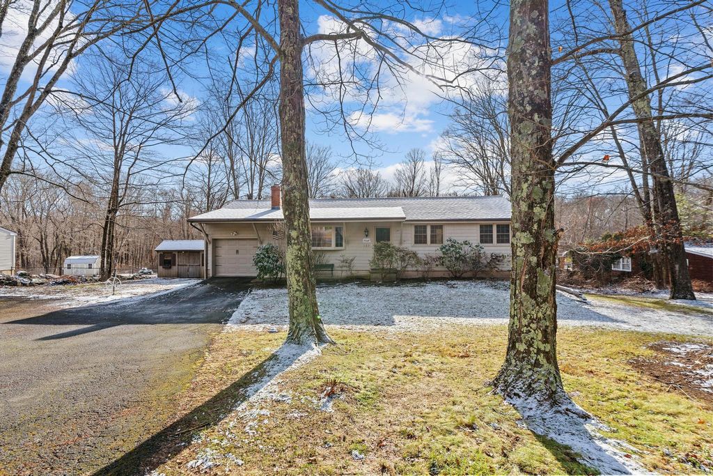 123 West High Street, East Hampton, CT 06424