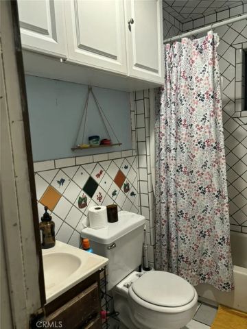 6911 Compton, Los Angeles, CA 90001