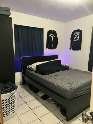 6911 Compton, Los Angeles, CA 90001
