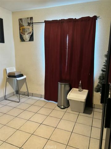 6911 Compton, Los Angeles, CA 90001