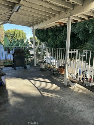 6911 Compton, Los Angeles, CA 90001