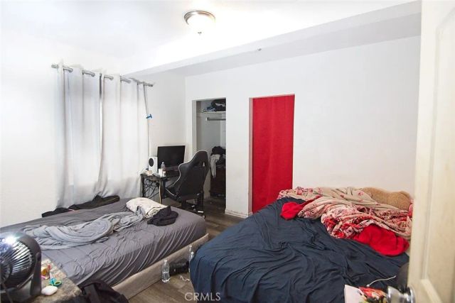 6911 Compton, Los Angeles, CA 90001