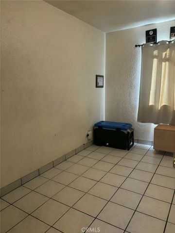 6911 Compton, Los Angeles, CA 90001