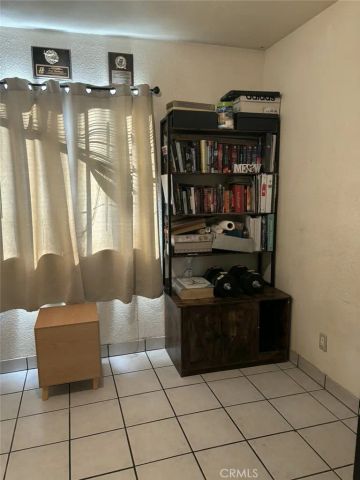 6911 Compton, Los Angeles, CA 90001