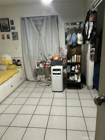 6911 Compton, Los Angeles, CA 90001