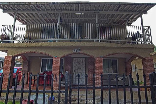 6911 Compton, Los Angeles, CA 90001