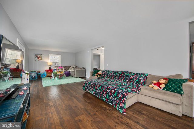 2671 E SHERMAN AVE, Vineland, NJ 08361