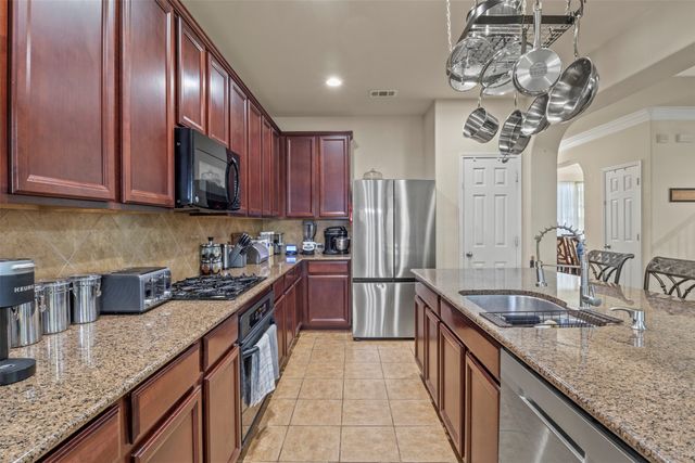 2235 Tawny Owl Road, Grand Prairie, TX 75052