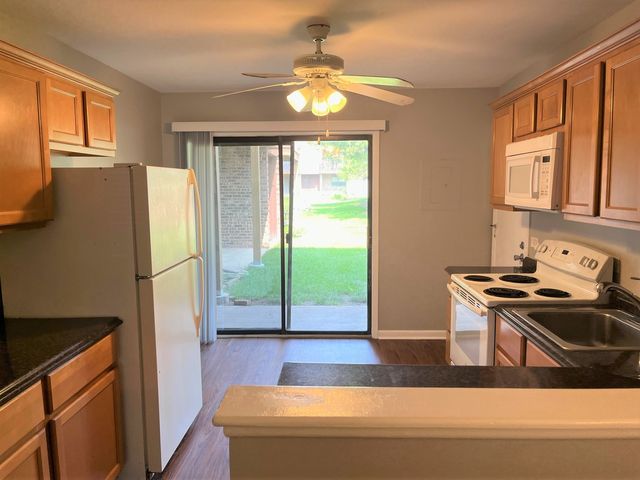 148 Dunteman Drive 101, Glendale Heights, IL 60139