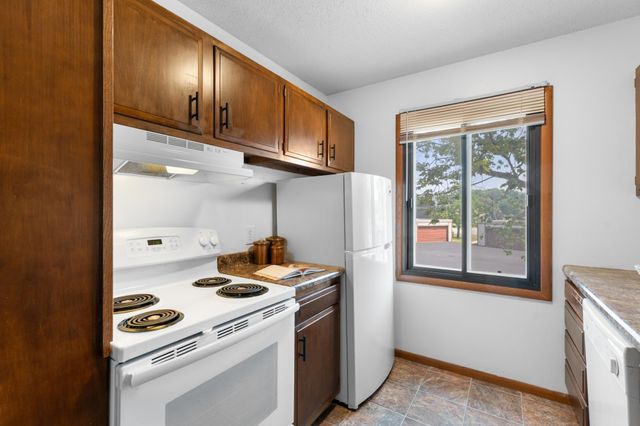 2011 Viking Drive NW 23, Rochester, MN 55901