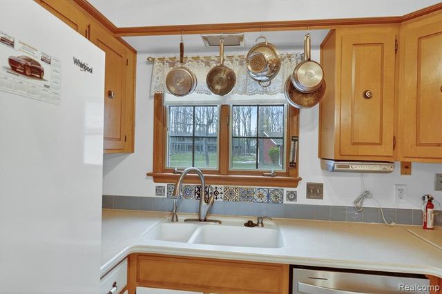 6225 Sierra Pass, Flint, MI 48532