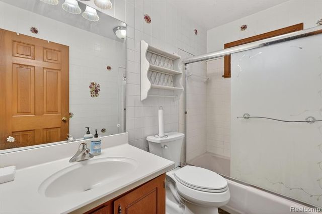 6225 Sierra Pass, Flint, MI 48532