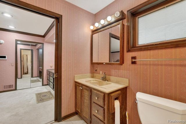 6225 Sierra Pass, Flint, MI 48532