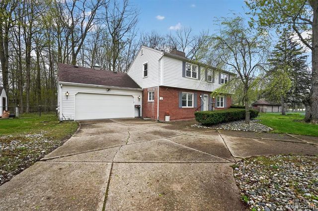 6225 Sierra Pass, Flint, MI 48532