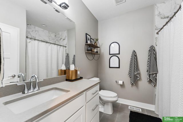 8164 S 184th Terrace, Omaha, NE 68136