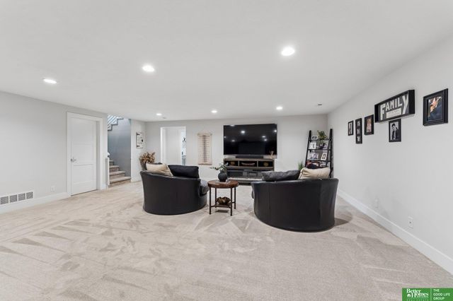 8164 S 184th Terrace, Omaha, NE 68136