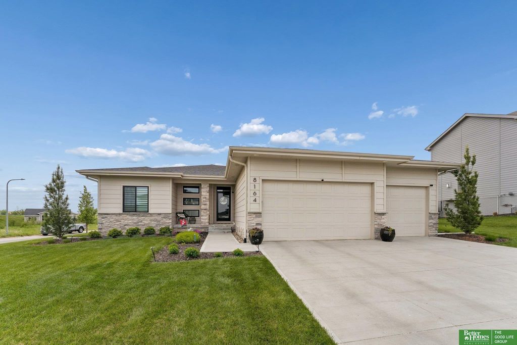 8164 S 184th Terrace, Omaha, NE 68136