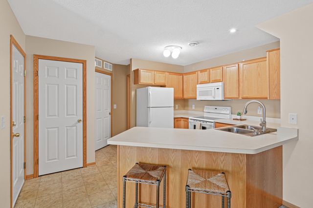 5405 206th Street W 109, Farmington, MN 55024