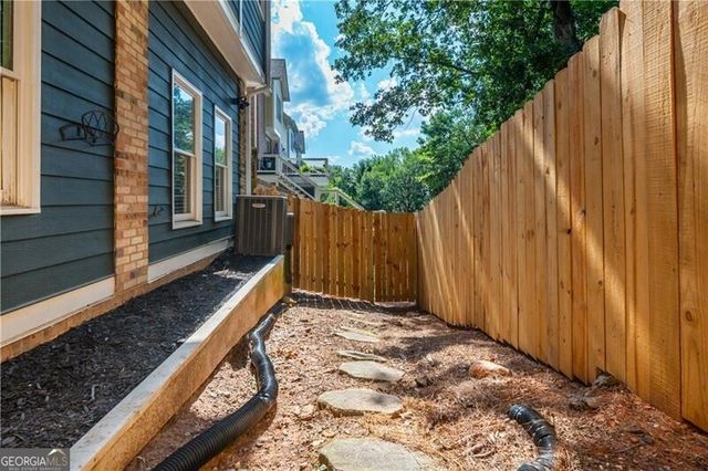 1513 Whitehead Bluff NW, Atlanta, GA 30318