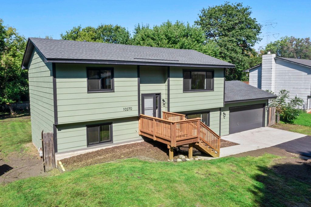 10270 Tamarack Street NW, Coon Rapids, MN 55433