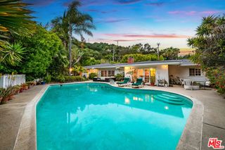 3004 Laurel Canyon Boulevard, Studio City, CA 91604