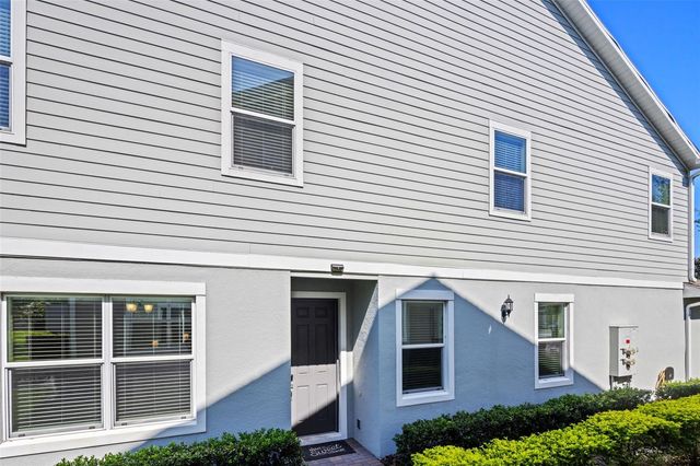 978 E 10TH STREET, Apopka, FL 32703