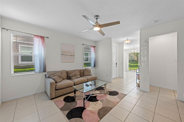 978 E 10TH STREET, Apopka, FL 32703