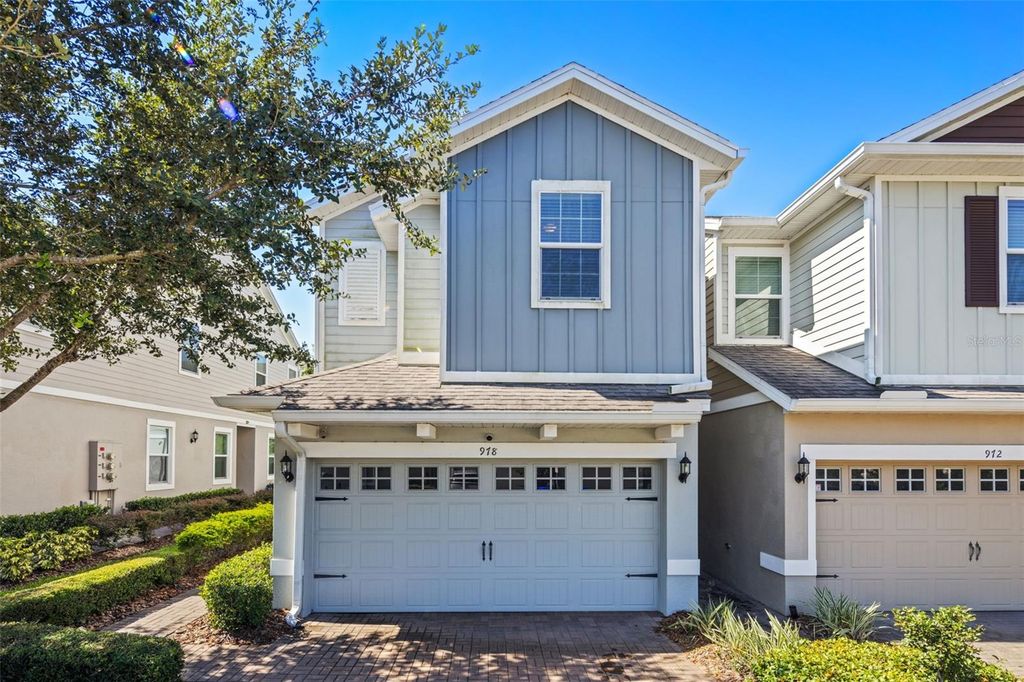 978 E 10TH STREET, Apopka, FL 32703