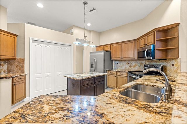 1525 CROOKED STICK DRIVE, Valrico, FL 33596