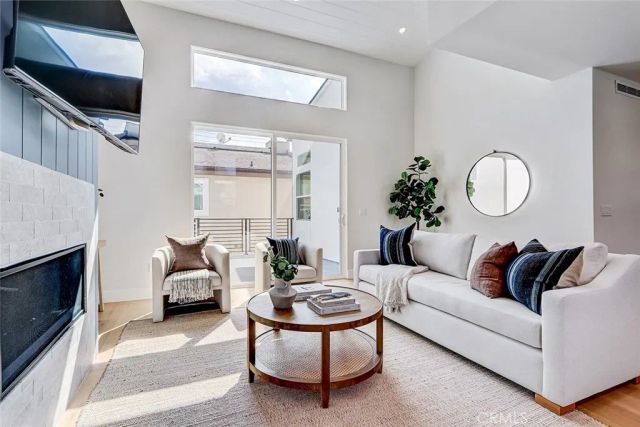 2018 Grant Avenue B, Redondo Beach, CA 90278