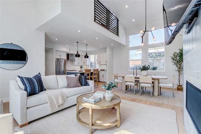 2018 Grant Avenue B, Redondo Beach, CA 90278