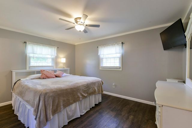 615 Main Street, Crane, MO 65633