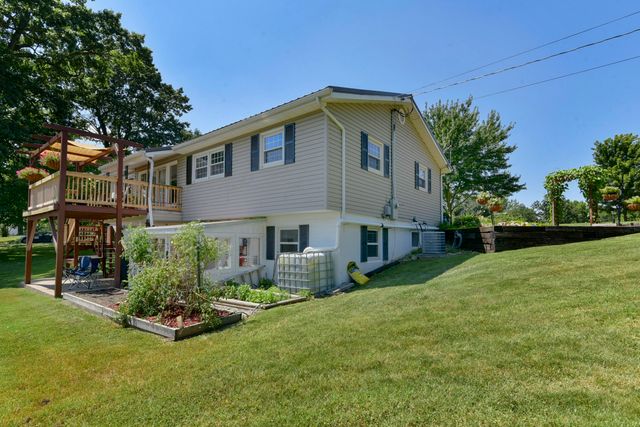 615 Main Street, Crane, MO 65633