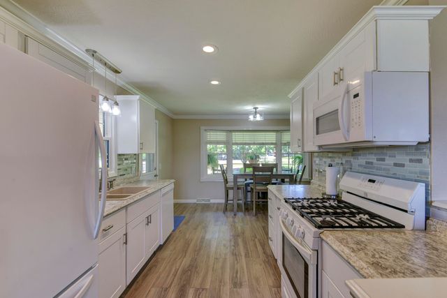 615 Main Street, Crane, MO 65633