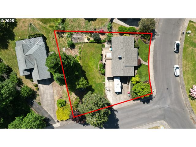 2732 Ne ELAINE Dr, Mc Minnville, OR 97128