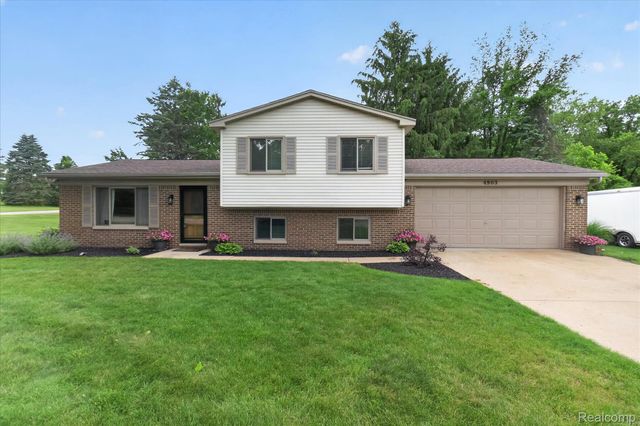 4903 Cape Town, Highland Charter Township, MI 48356