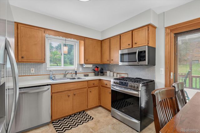 4903 Cape Town, Highland Charter Township, MI 48356