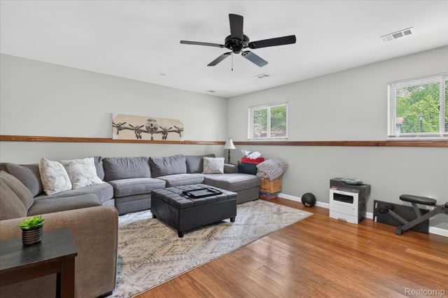 4903 Cape Town, Highland Charter Township, MI 48356