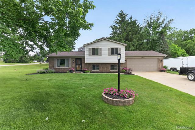 4903 Cape Town, Highland Charter Township, MI 48356