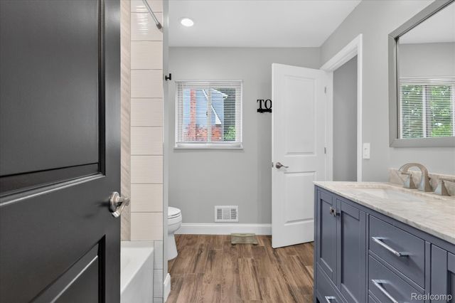4903 Cape Town, Highland Charter Township, MI 48356